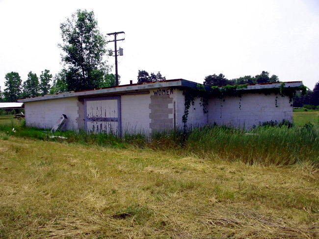 Seaway Drive-In Theatre - June 2002 Photo (newer photo)